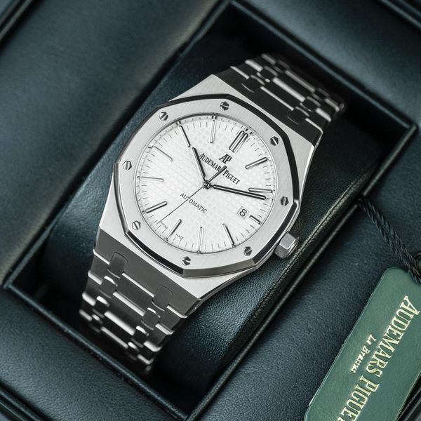 Audemars Piguet Royal Oak 15400ST.OO.1220ST.02